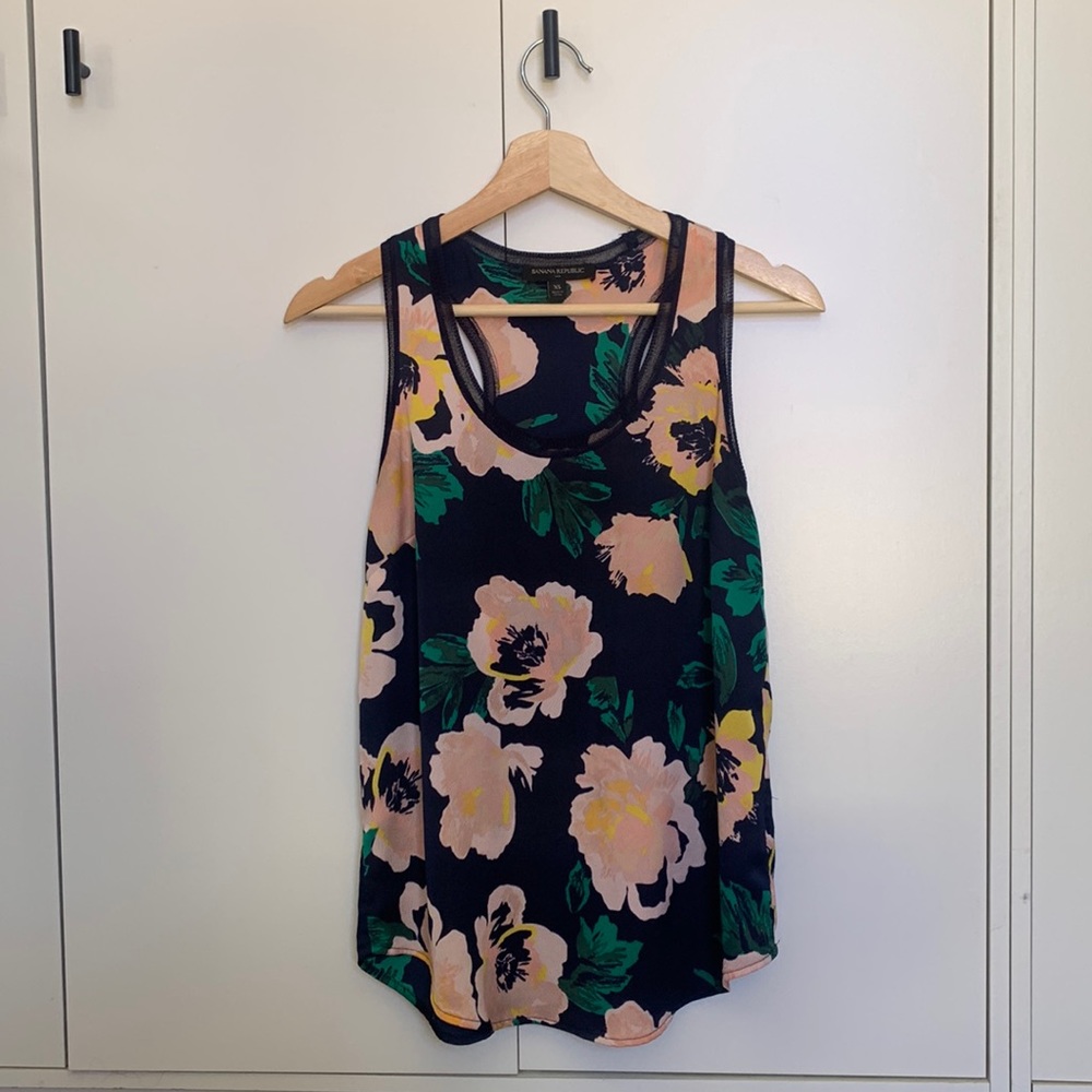 Banana Republic Women’s Floral Racerback Tank. Size XS.